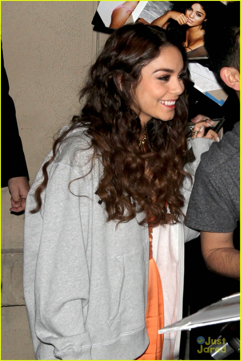 Vanessa Hudgens: Super Fan Friendly After Jimmy Kimmel