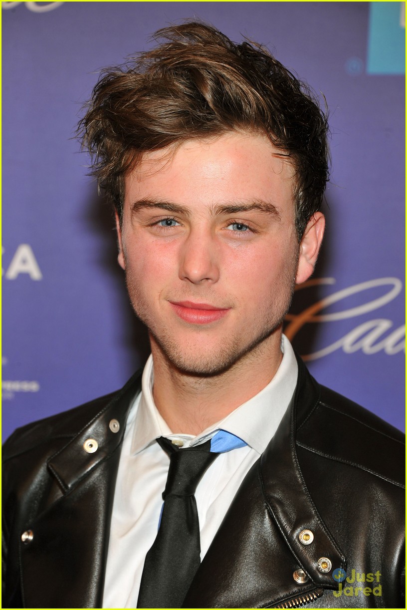 Sterling Beaumon: 'The Pretty One' Premiere!