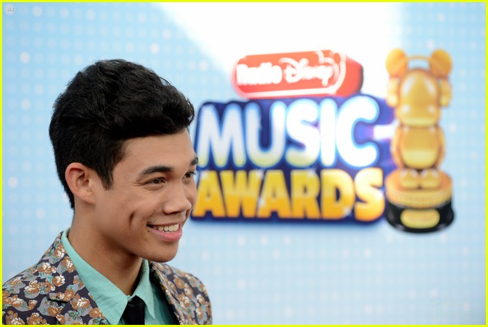 Caroline Sunshine & Adam Irigoyen: Radio Disney Music Awards 2013
