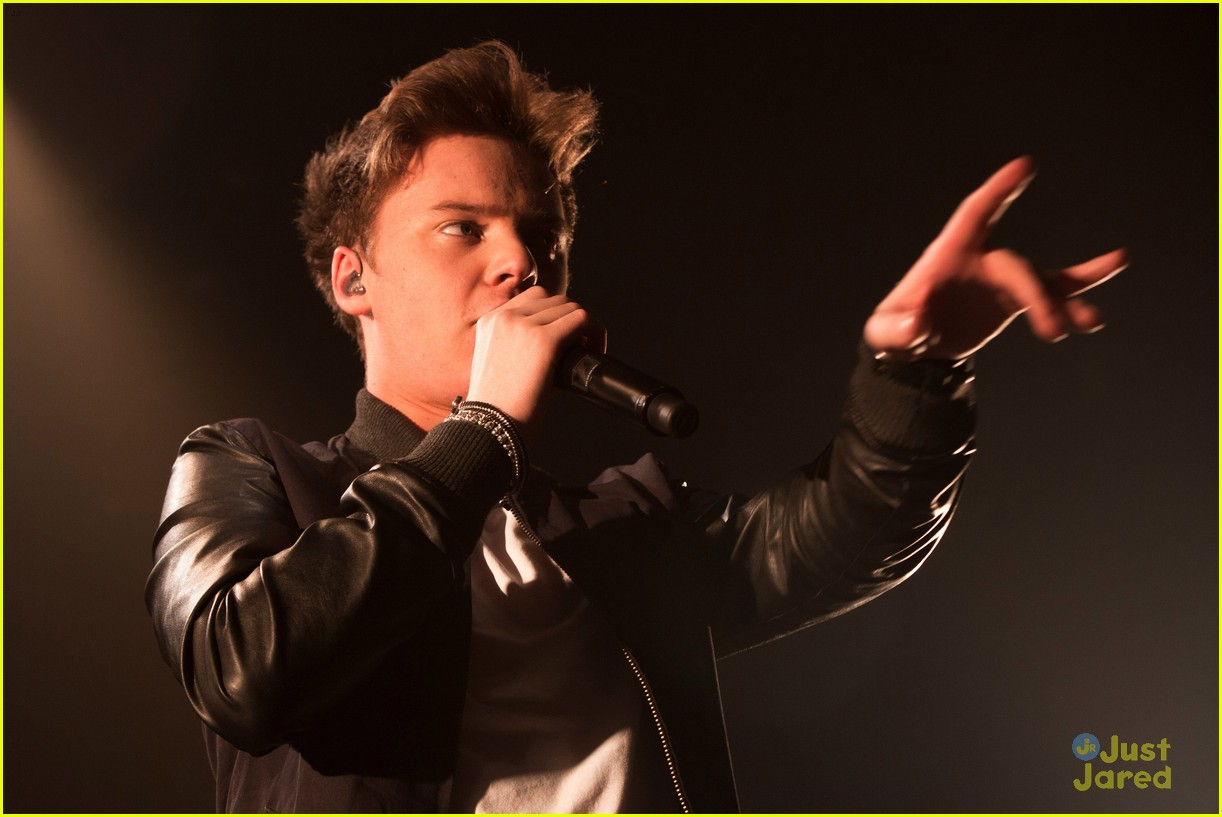 Conor Maynard: Paris Performance Pics!