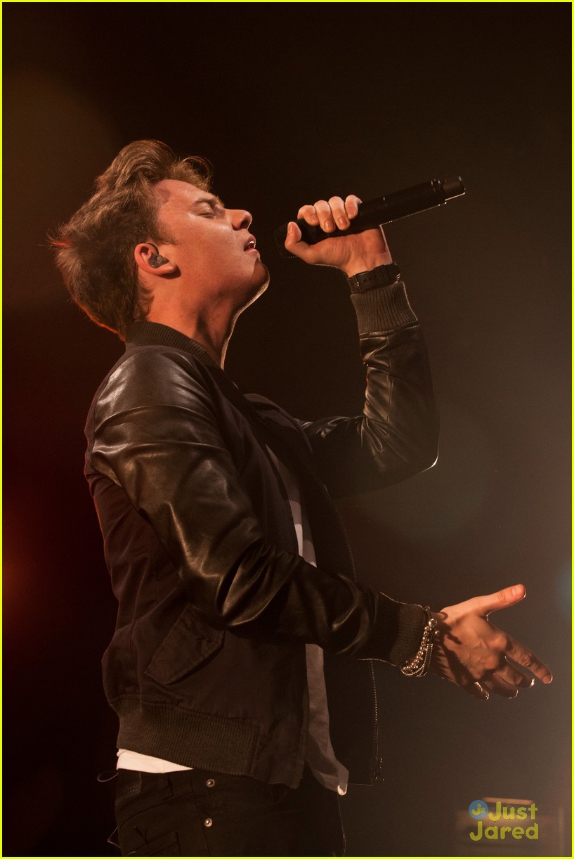 Conor Maynard: Paris Performance Pics!