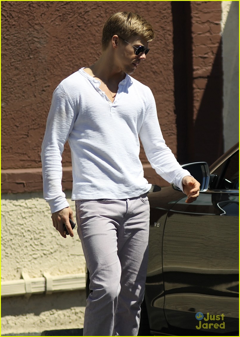 Derek Hough: 'DWTS' Rehearsal Exit