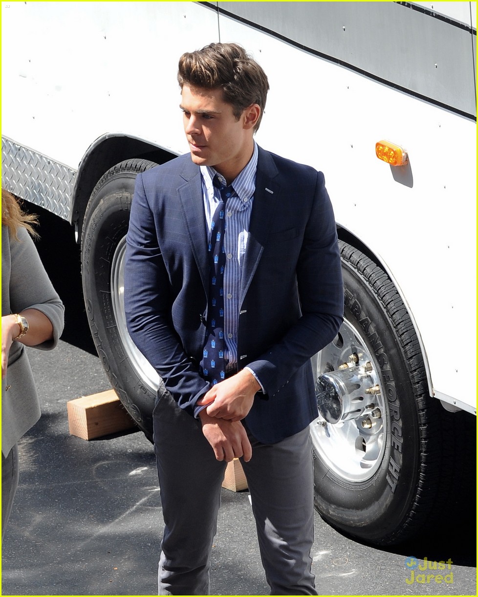 Zac Efron: Flip Flops on 'Townies' Set
