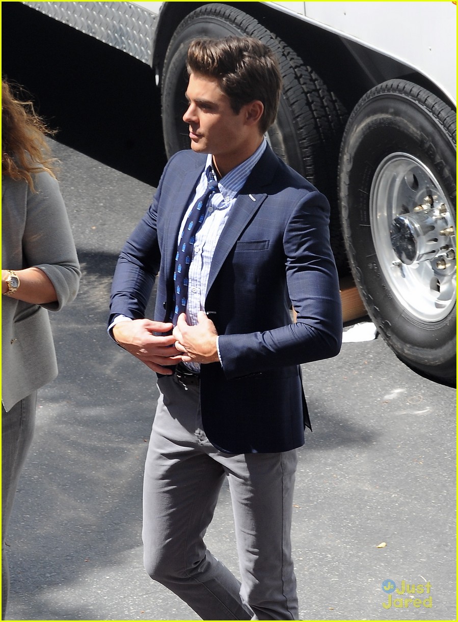 Zac Efron: Flip Flops on 'Townies' Set
