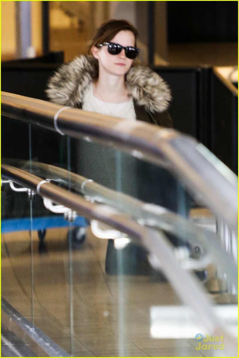 Emma Watson: LAX Arrival Before MTV Movie Awards
