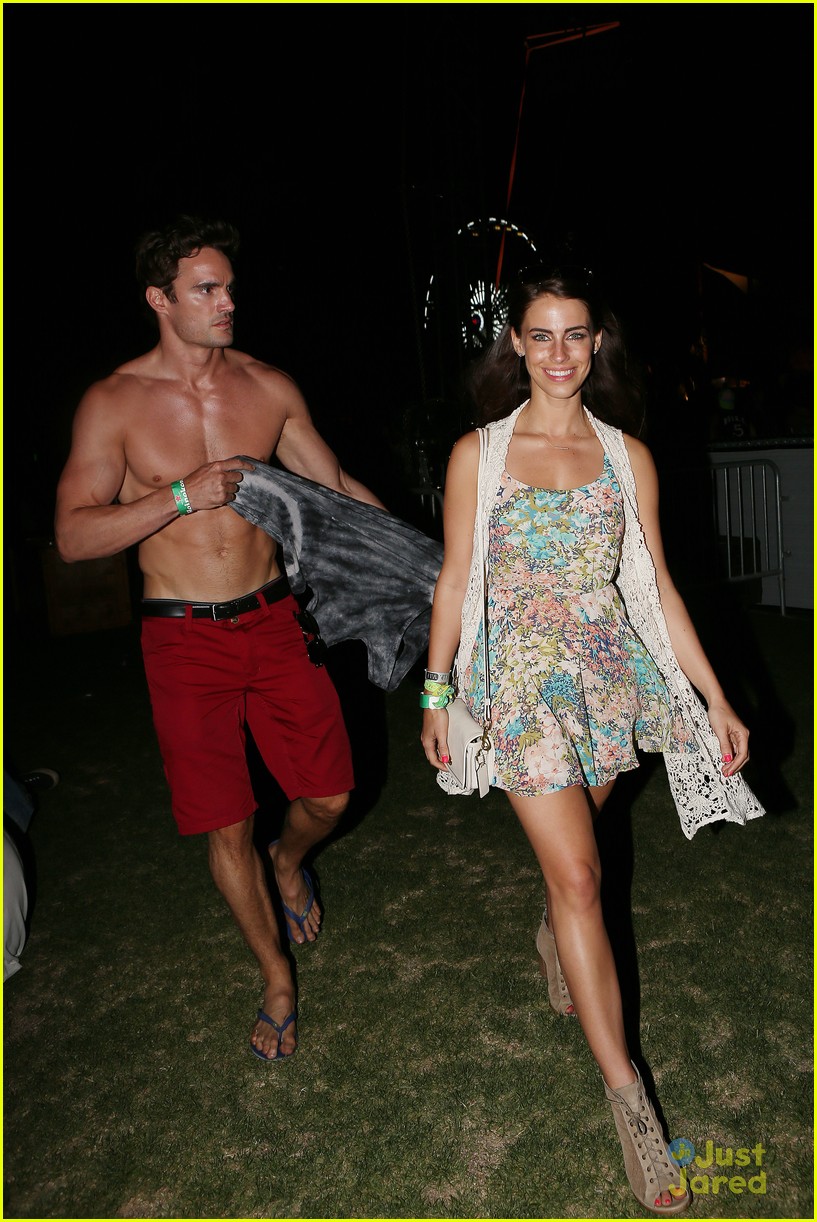 Jessica Lowndes & Thom Evans: Guess Hotel Pool Party