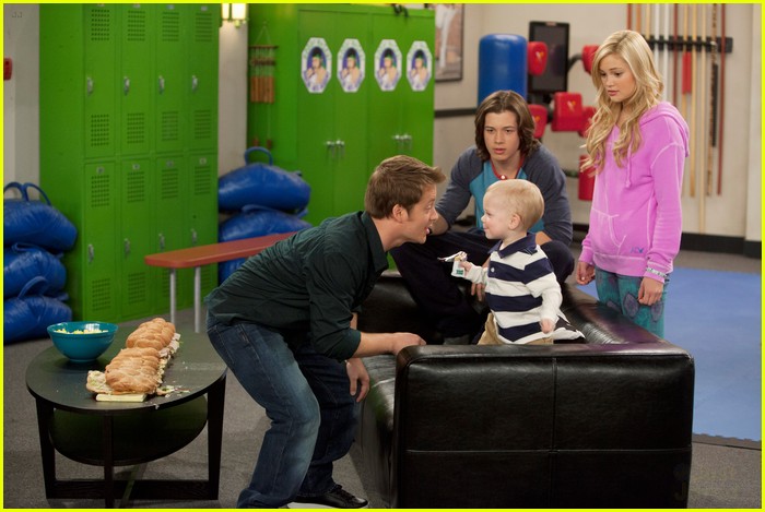 Leo Howard & Olivia Holt Babysit on 'Kickin' It'