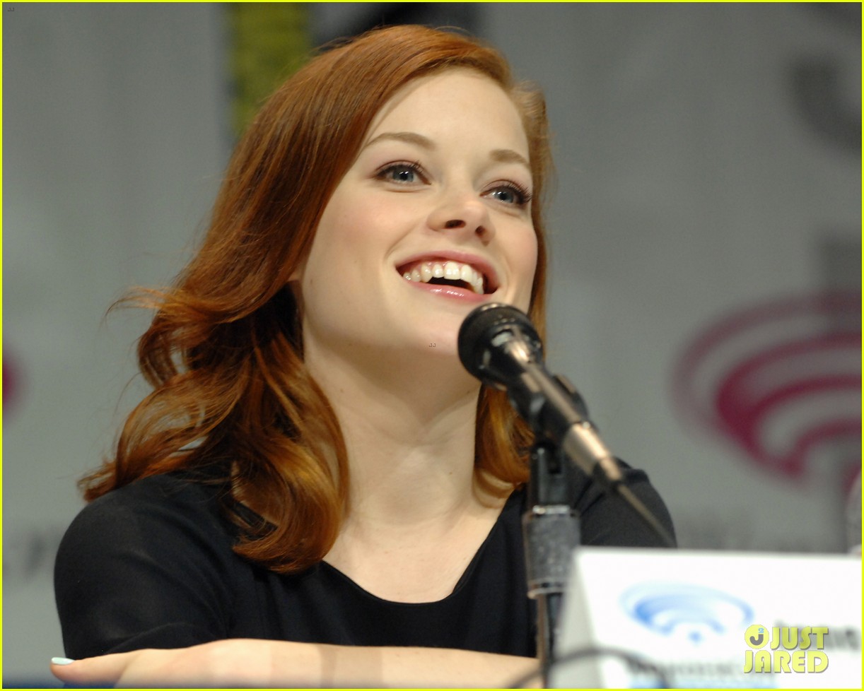 Jane Levy & Shiloh Fernandez: 'Evil Dead' at WonderCon