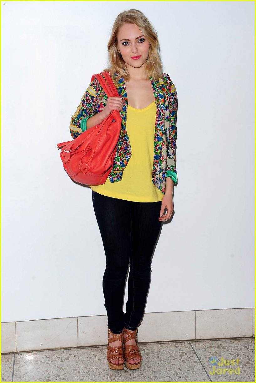 AnnaSophia Robb: 'I Love Carrie's Curly Hair'