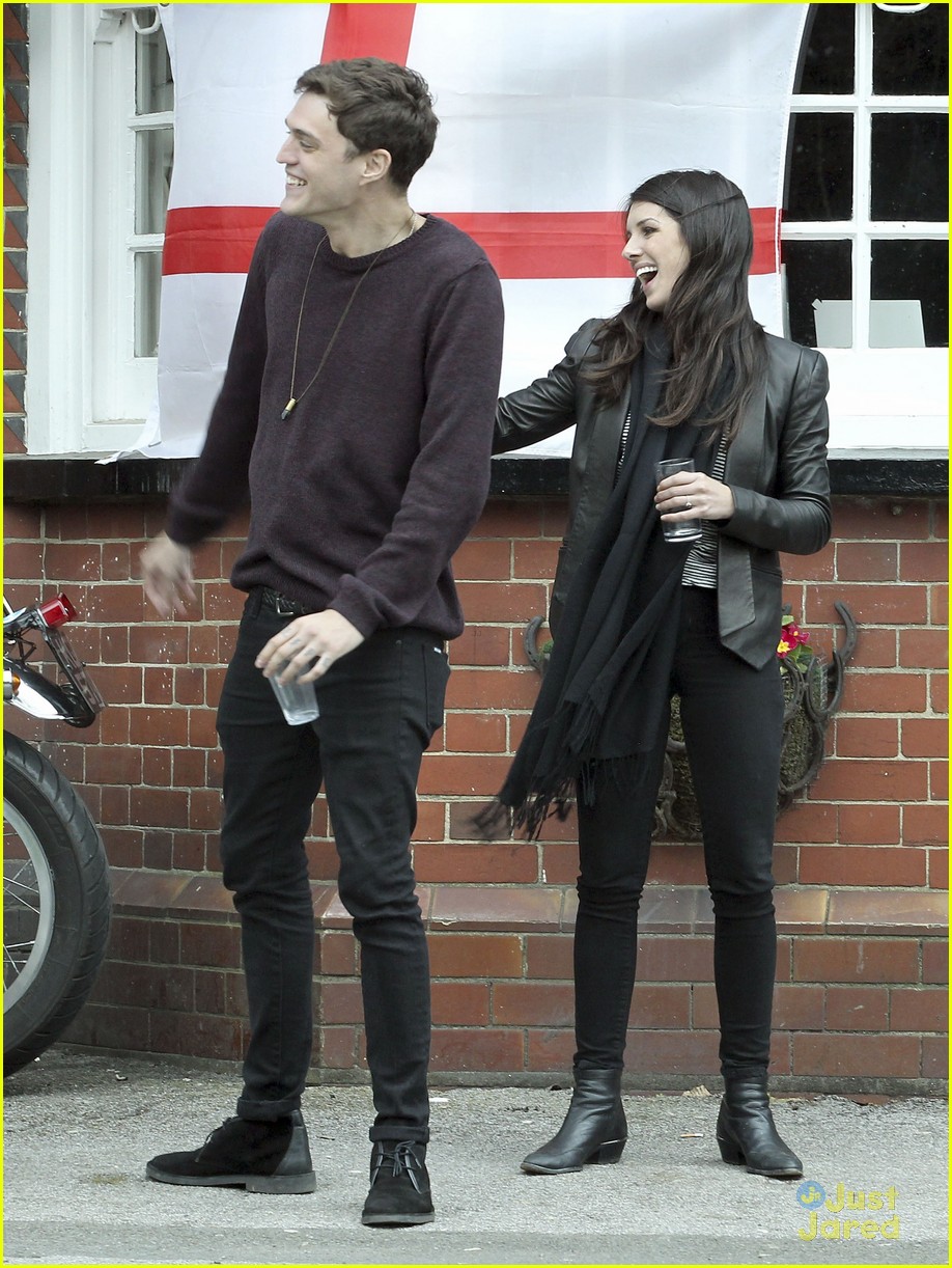 Shenae Grimes & Josh Beech: Ice Cream Treat in London