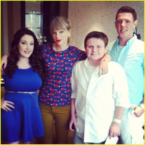 Taylor Swift Brings Kevin McGuire to ACM Awards 2013