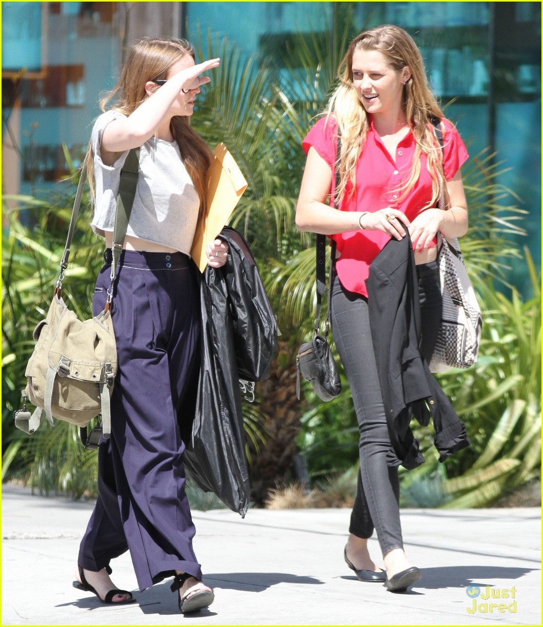 Teresa Palmer Talks Kristen Stewart Comparisons