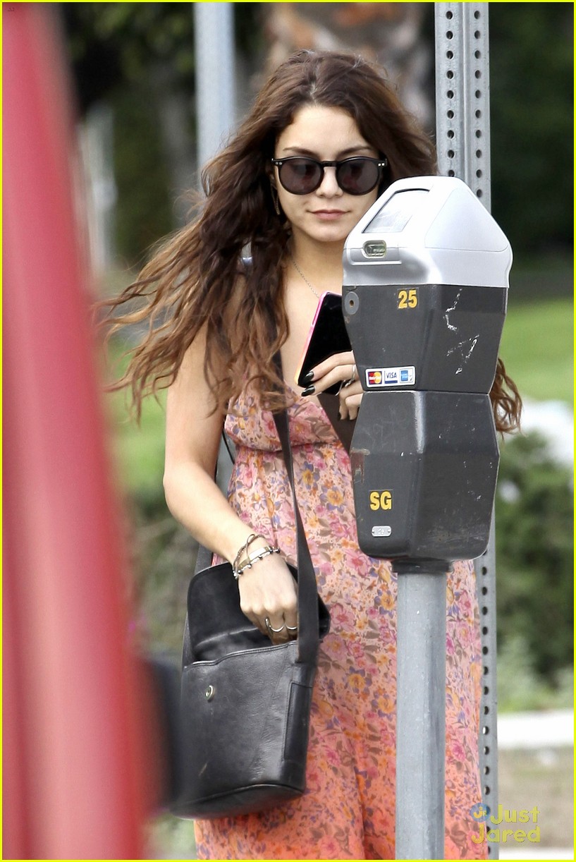 Vanessa Hudgens: Video Message For Fans - Watch Now!