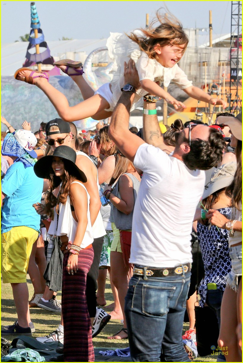 Vanessa Hudgens & Austin Butler: Last Day at Coachella!