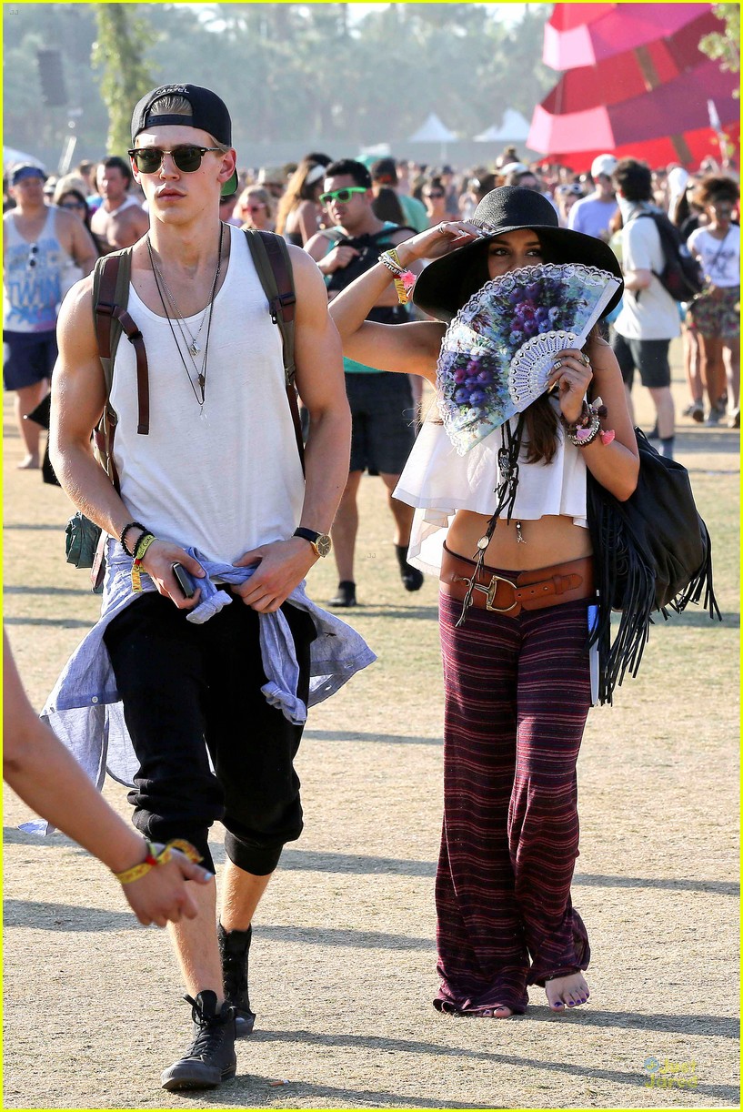 Vanessa Hudgens & Austin Butler: Last Day at Coachella!