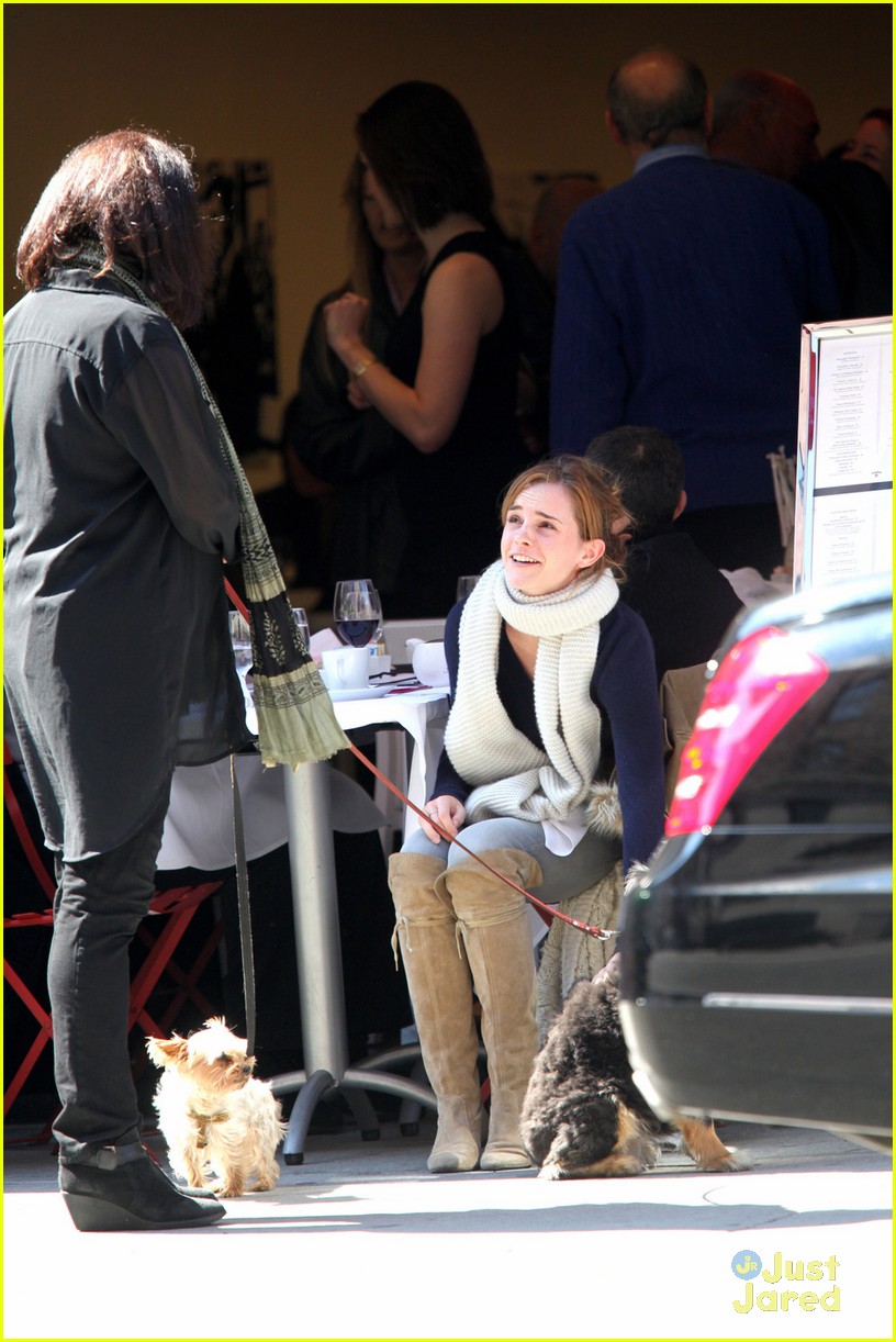 Emma Watson: Puppy Lover