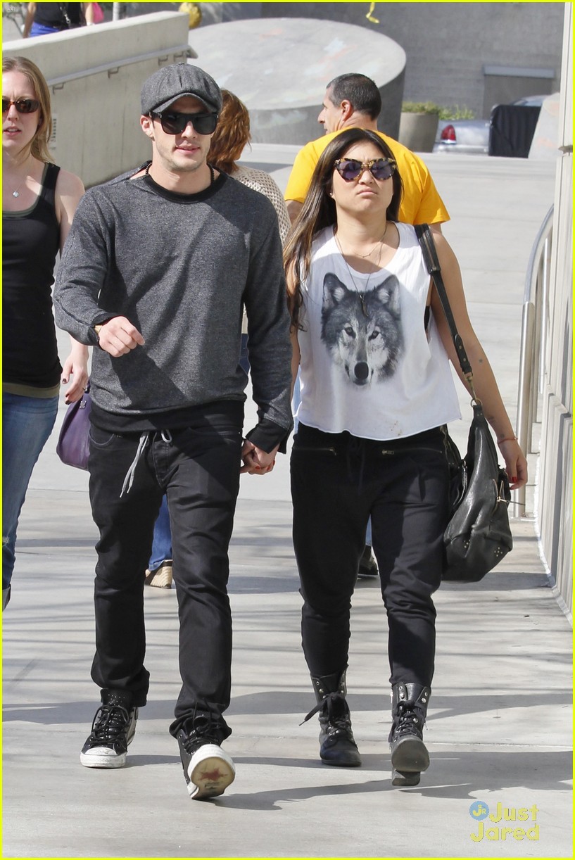 Zac Efron & Paul Wesley: Lakers Game Specatators