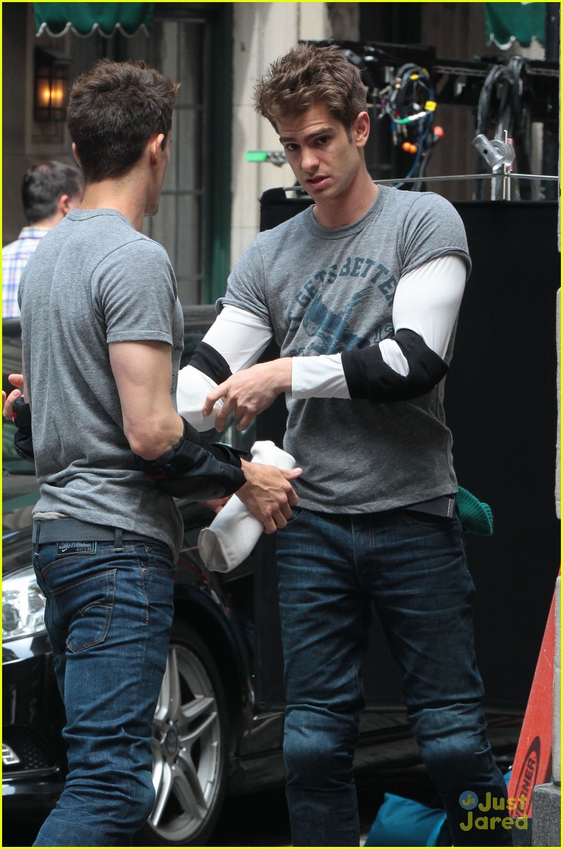 Andrew Garfield Dons Elbow Pads for 'Spider-Man 2' Stunts