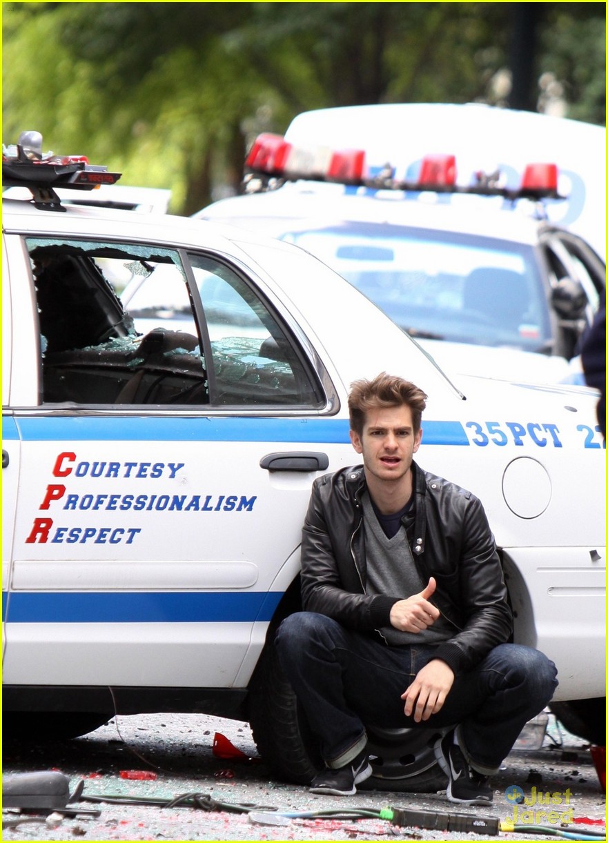 Andrew Garfield Films With Mini-Me 'Spider-Man'