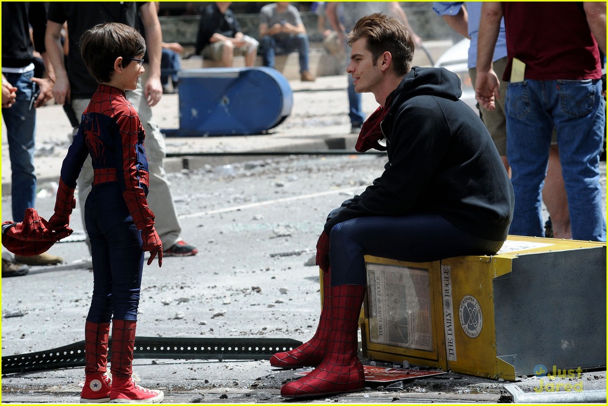 Andrew Garfield Films With Mini-Me 'Spider-Man'