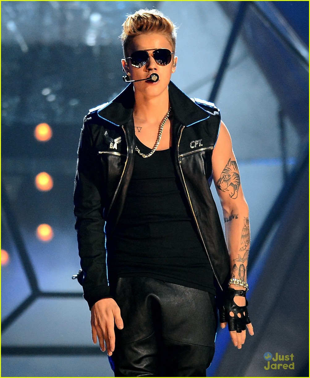 Justin Bieber Performs 'Take You' at Billboard Music Awards 2013