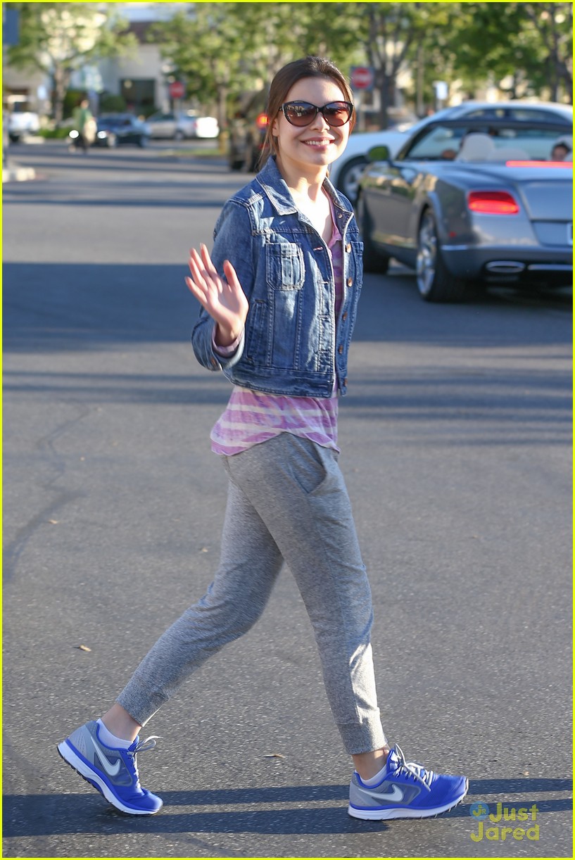 Miranda Cosgrove: Cooking Class Cutie