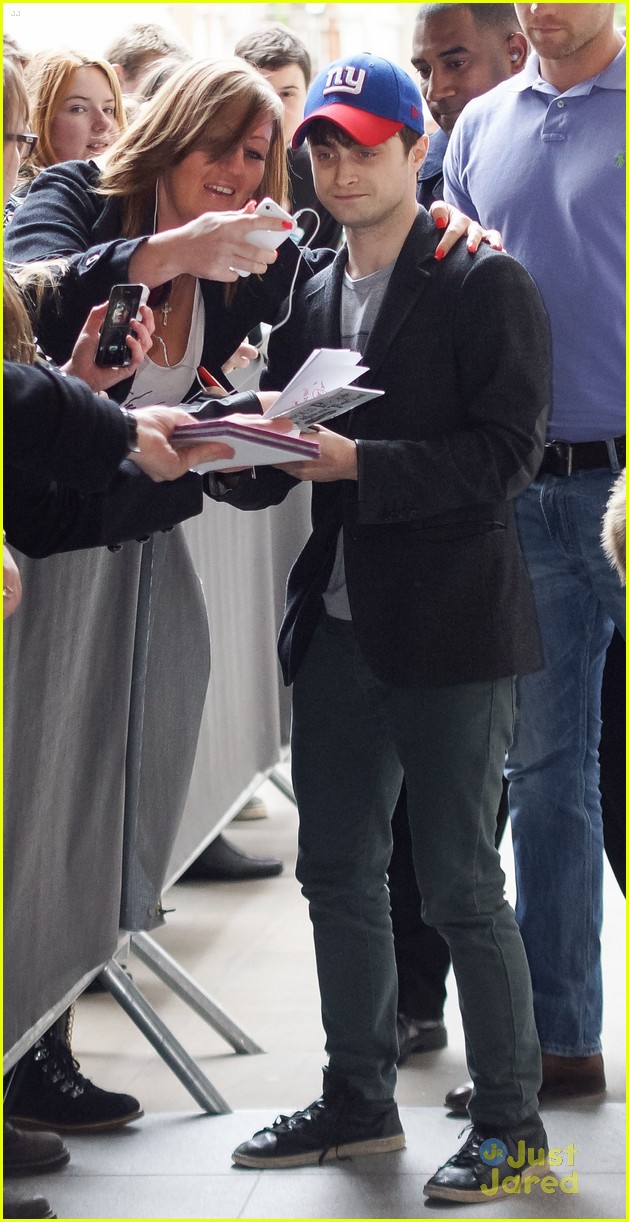 Daniel Radcliffe: NY Giants Cap Outside BBC Radio