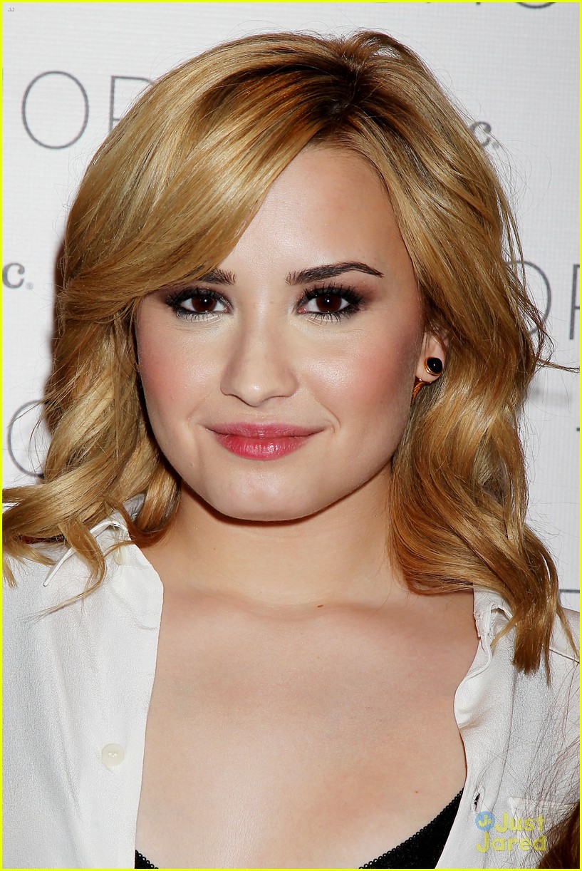 Demi Lovato: Fox Upfronts 2013 & Topshop Event