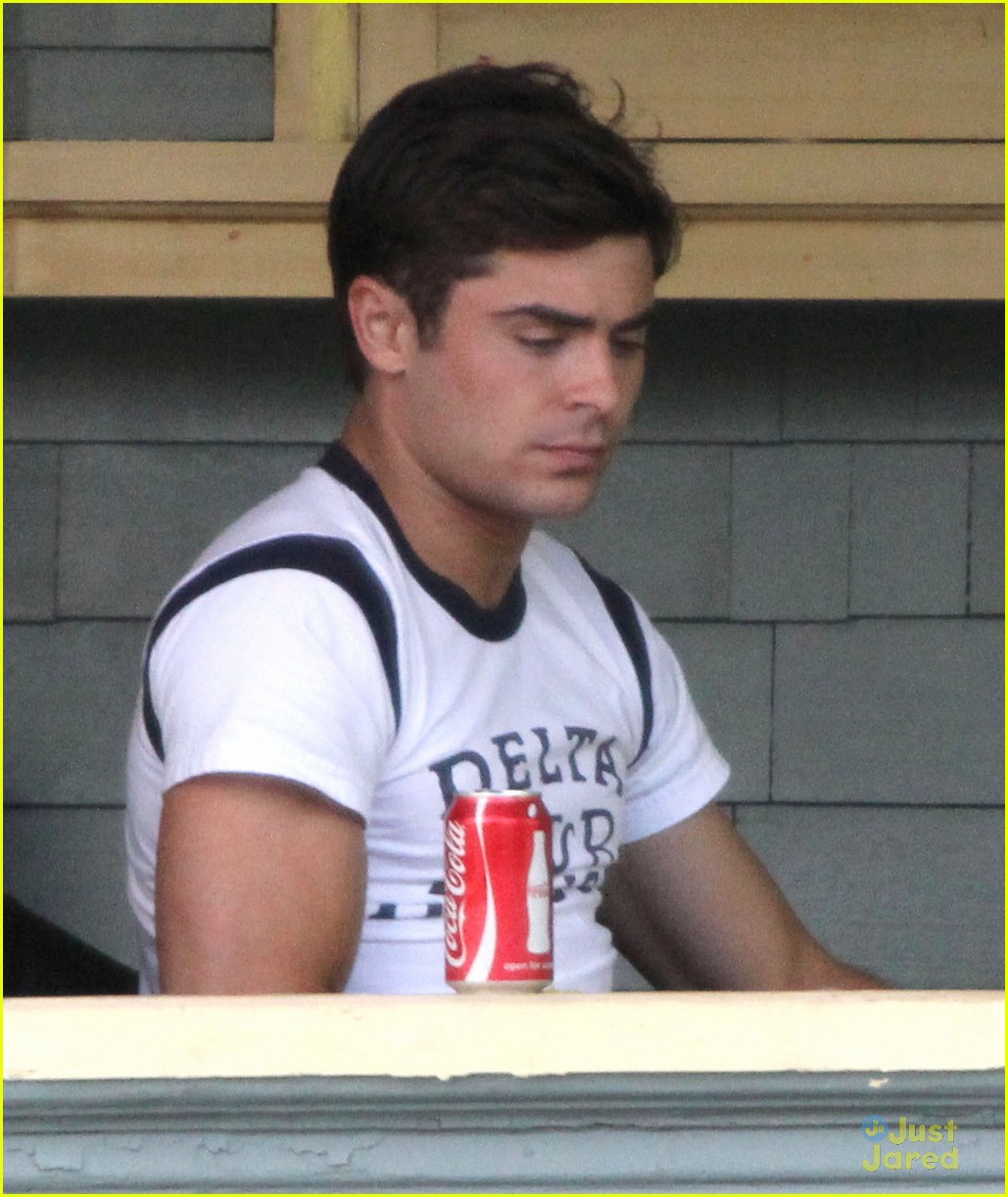 Zac Efron: 'Townies' Ball Toss