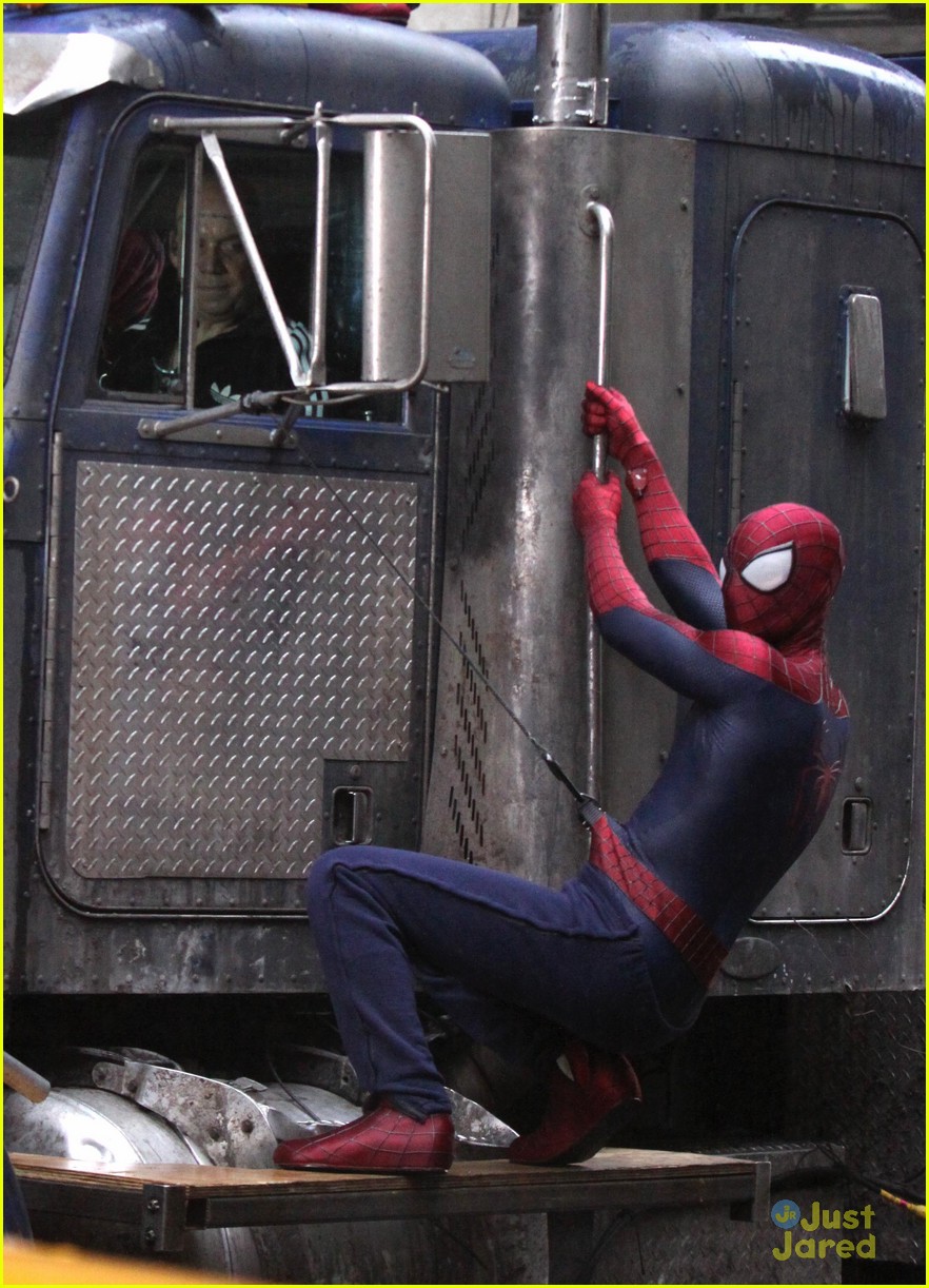 Andrew Garfield Films 'Spider-Man 2' Stunt Scenes!