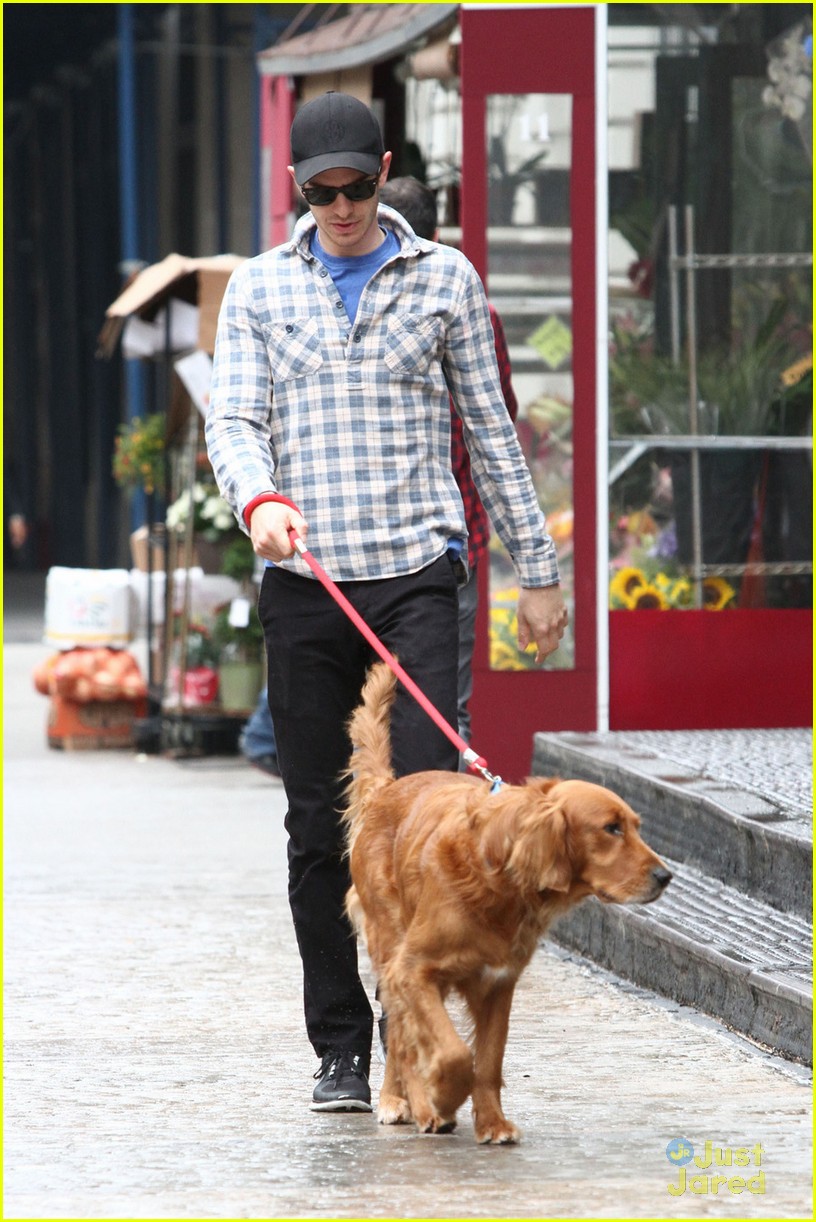 Andrew Garfield: Rainy Day Out with Ren!