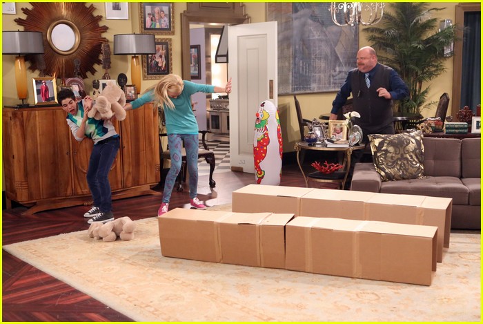 Debby Ryan: 'Jessie' Has 'All The Knight Moves'