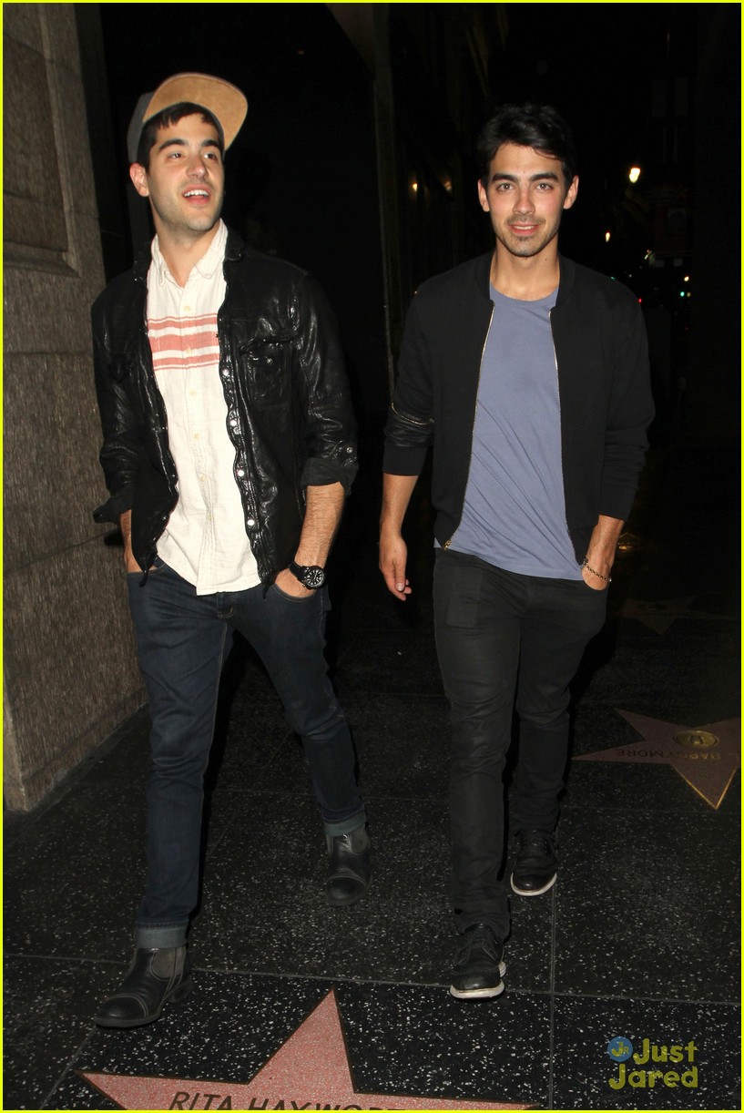 Joe Jonas: Sushi Stop with Mikey Deleasa!