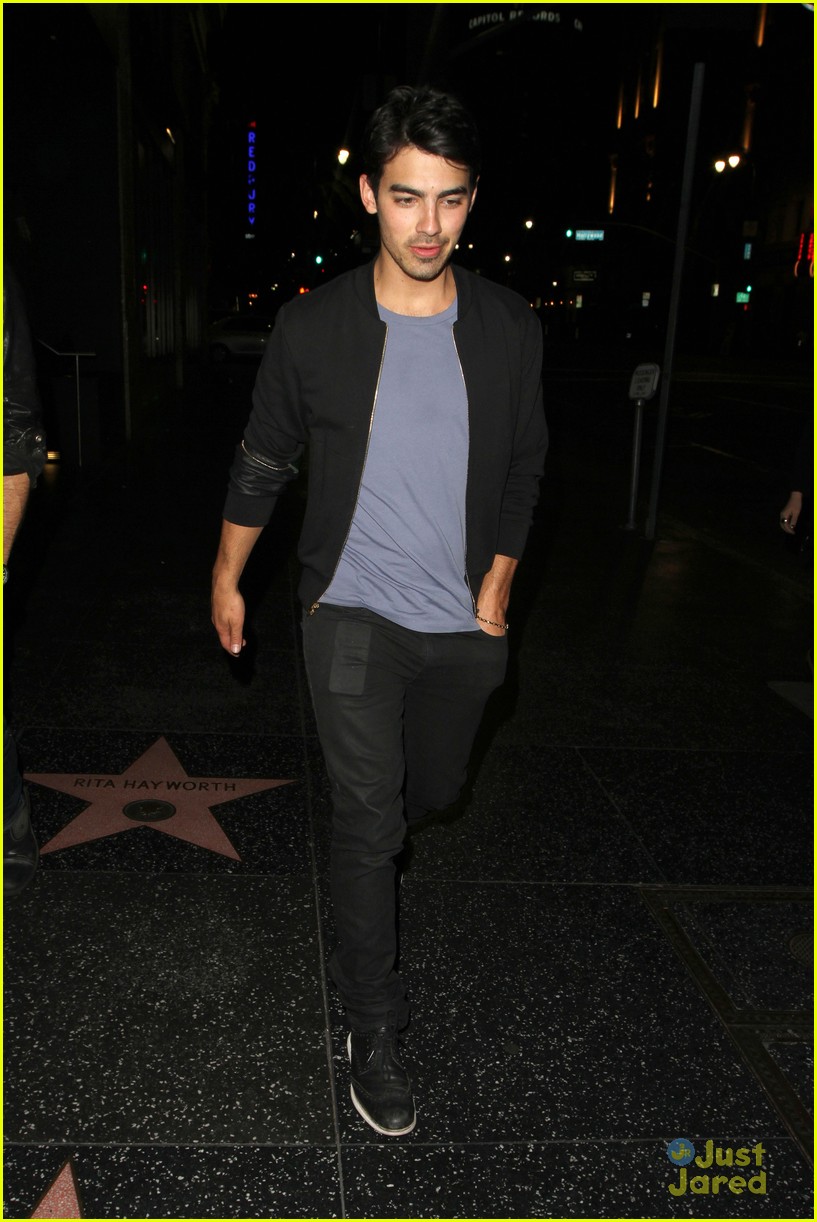 Joe Jonas: Sushi Stop with Mikey Deleasa!