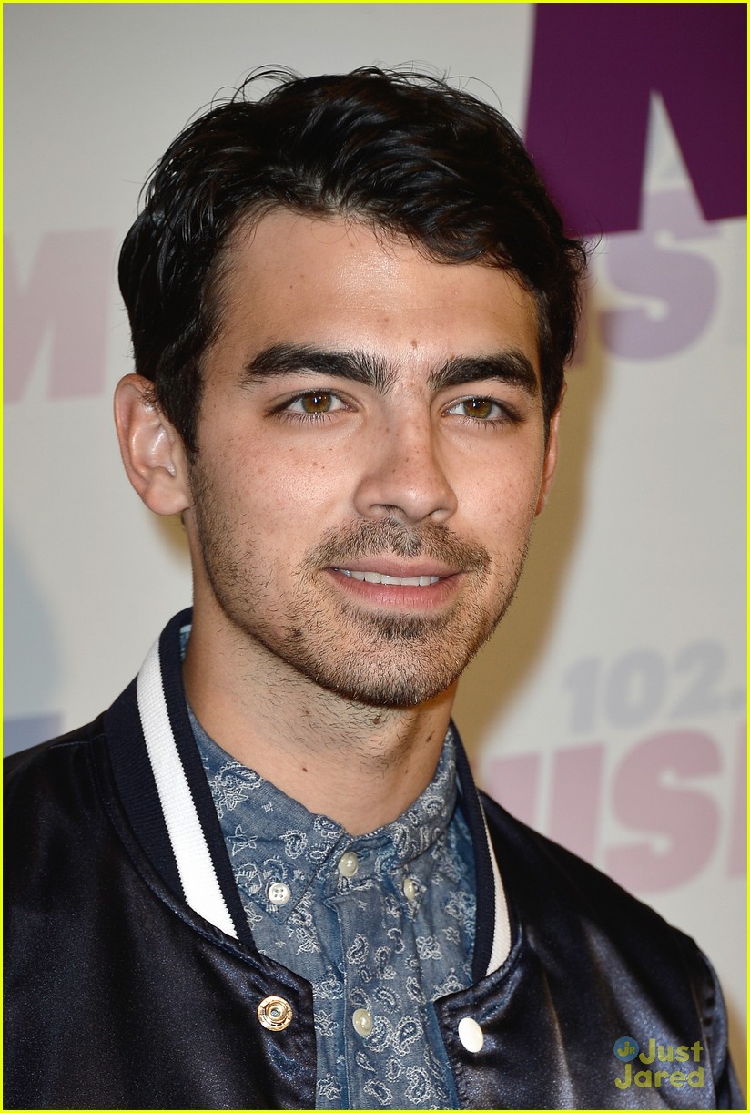 Joe Jonas & Emblem3: Wango Tango 2013