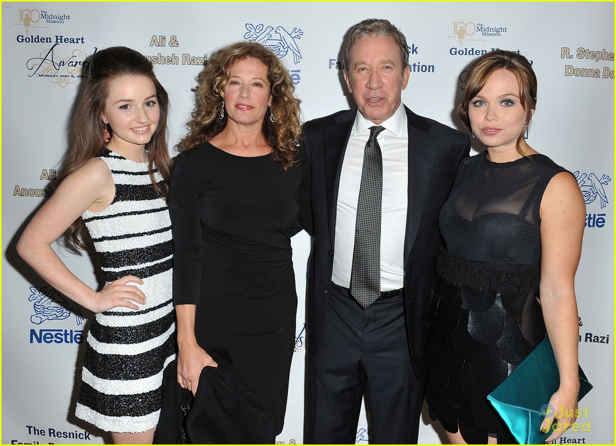 Kaitlyn Dever & Molly Ephraim: Midnight Mission Golden Heart Awards 2013