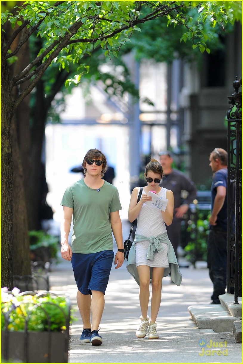 Emma Roberts: Museum Kisses with Evan Peters