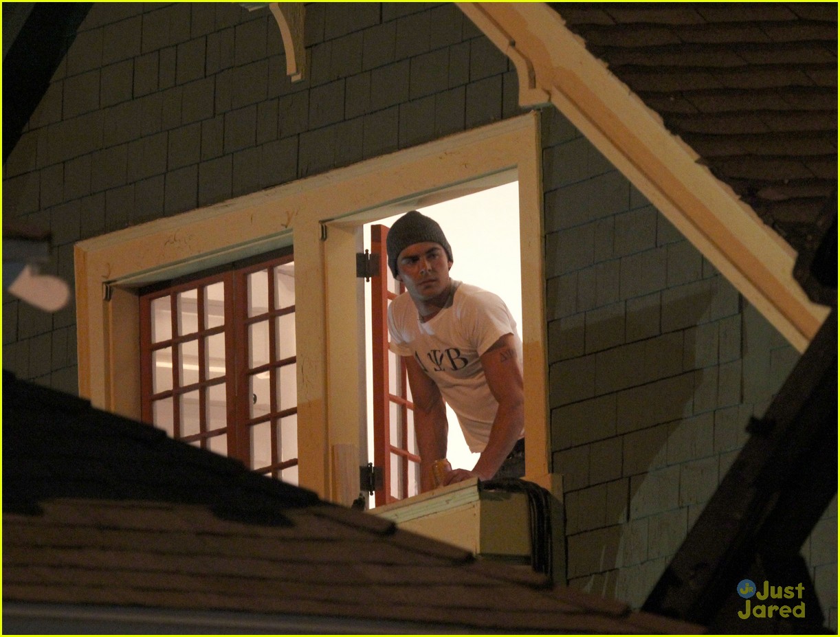 Zac Efron Eats Between 'Townies' Takes