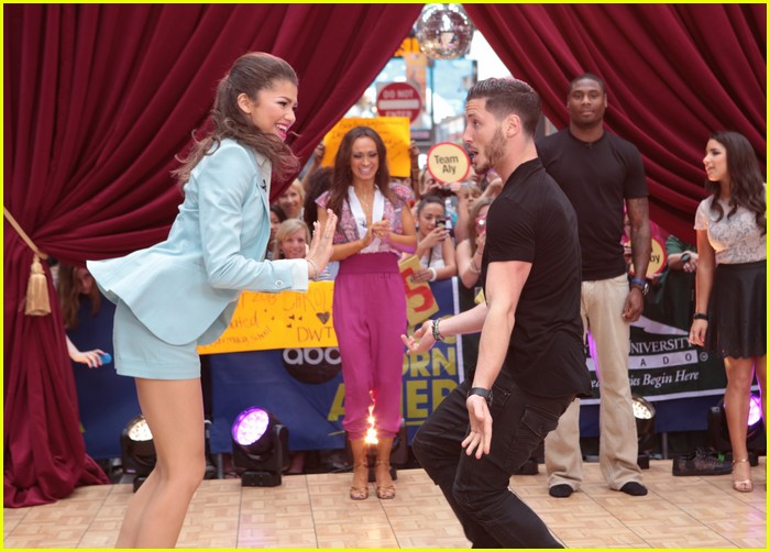 Zendaya & Val Chmerkovskiy Go 'Dancing' on GMA