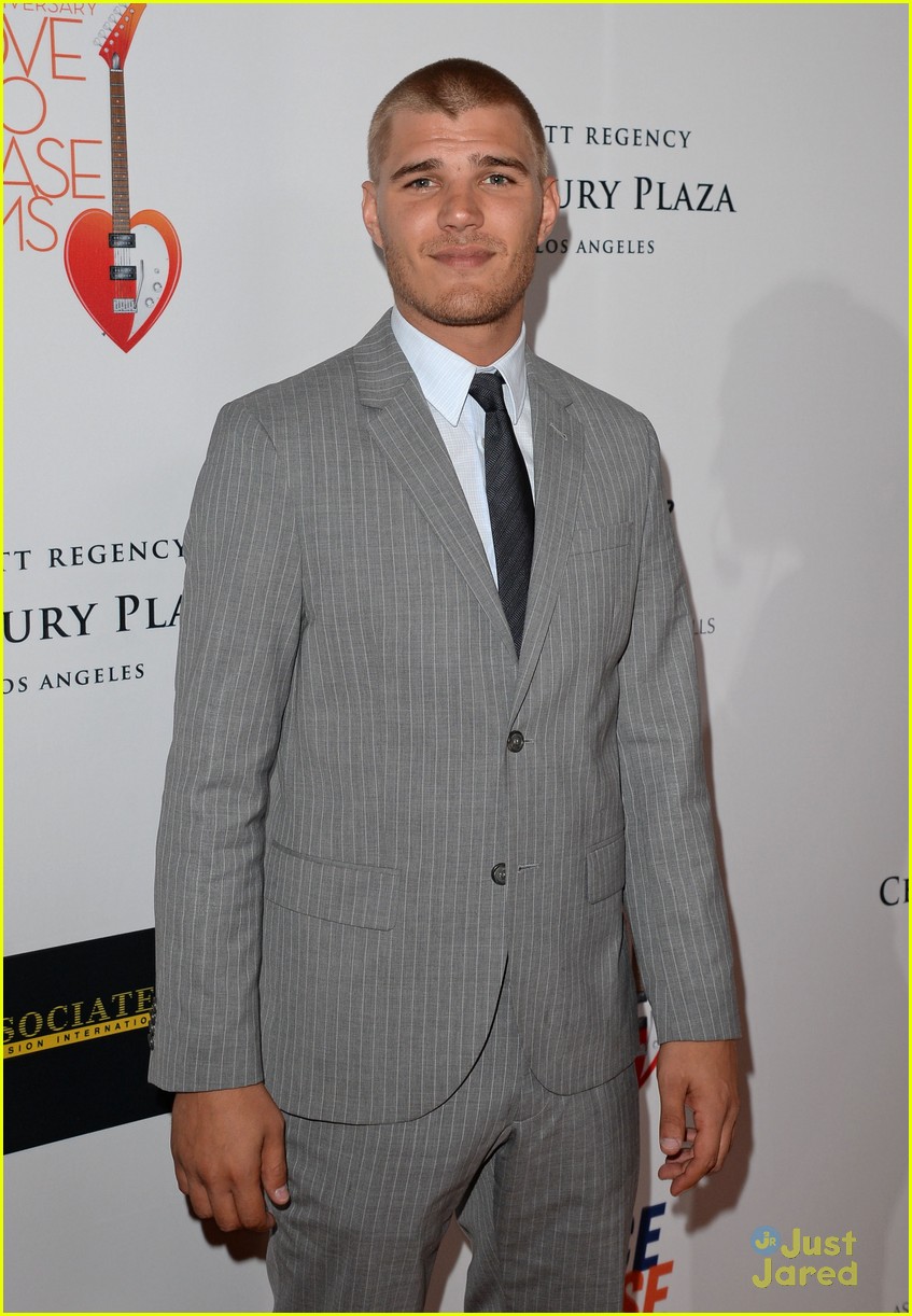 Chris Zylka: Race to Erase MS Gala