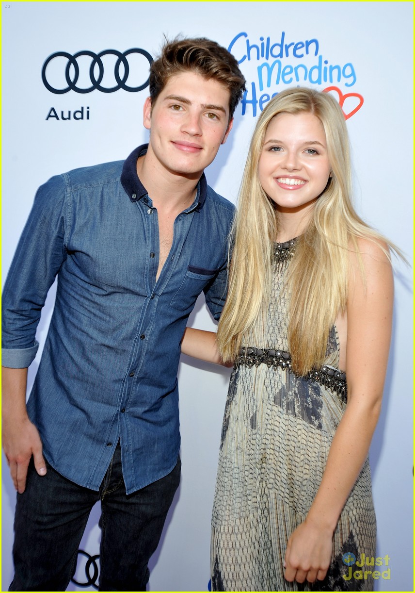 Gregg Sulkin & Ana Mulvoy-Ten: Style Sunday with Children Mending Hearts
