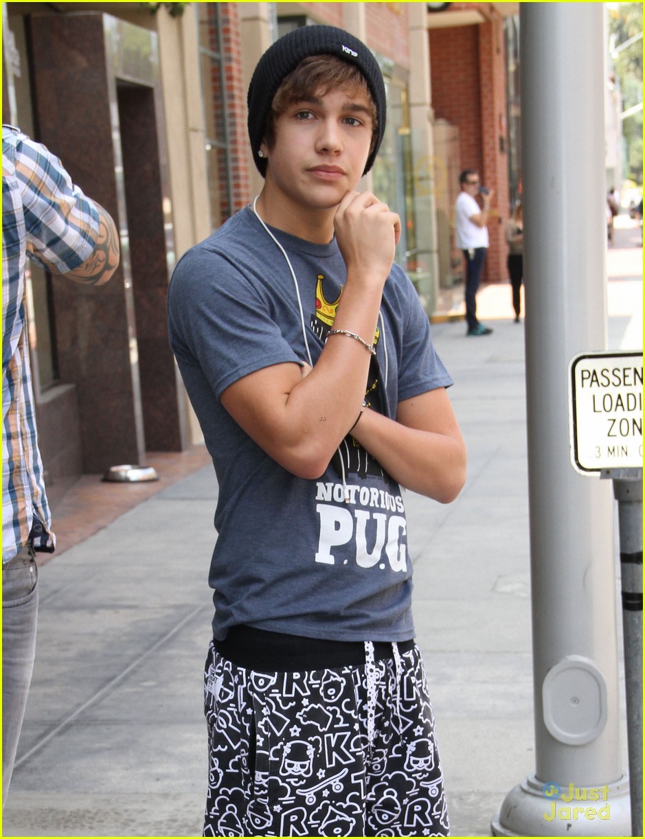 Austin Mahone Visits the Doctor Following Japan Trip