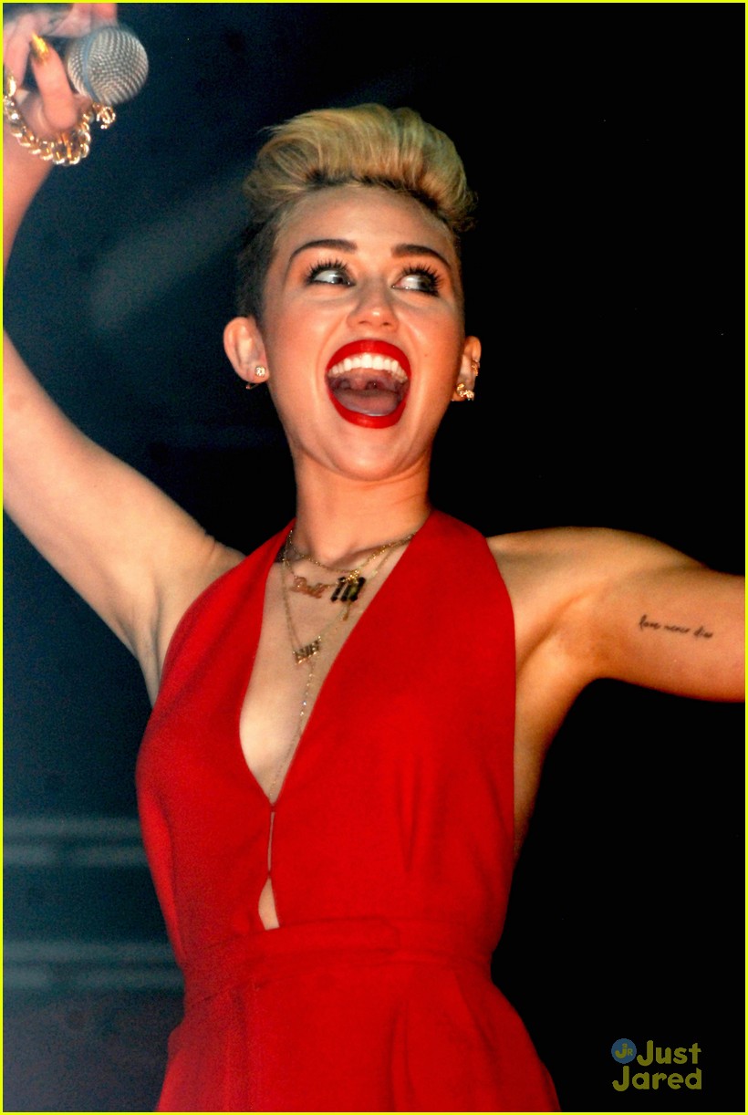 Miley Cyrus: B96 SummerBash Guest Host!