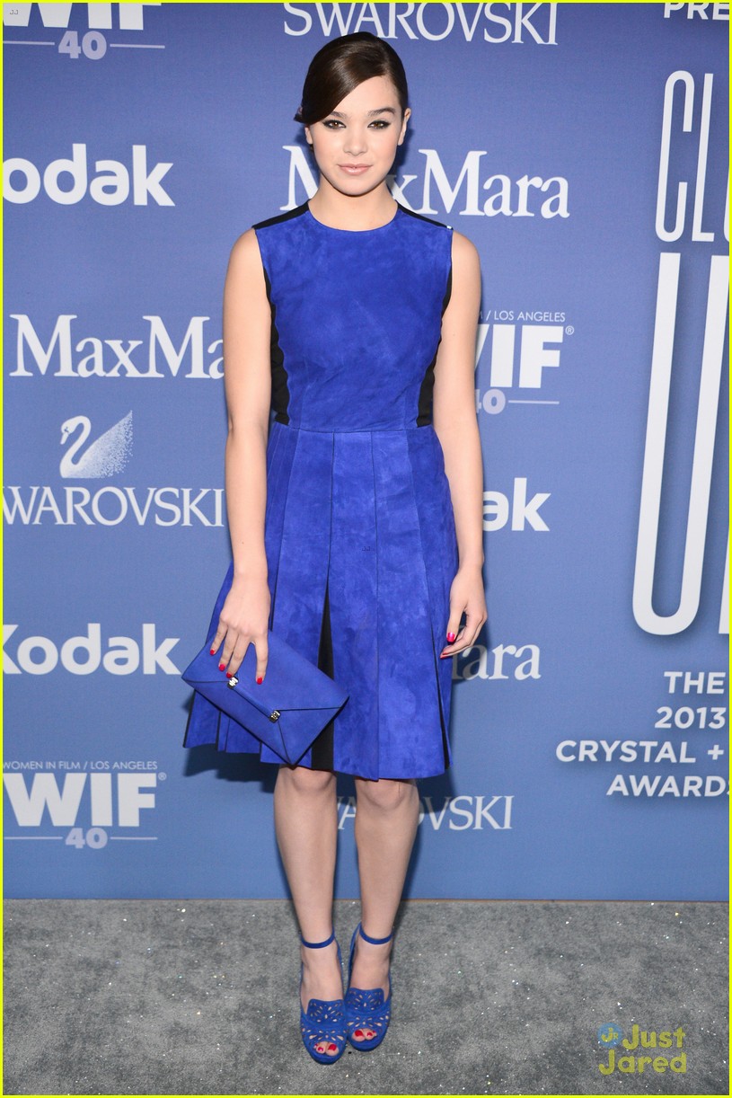 Hailee Steinfeld: Crystal & Lucy Awards 2013