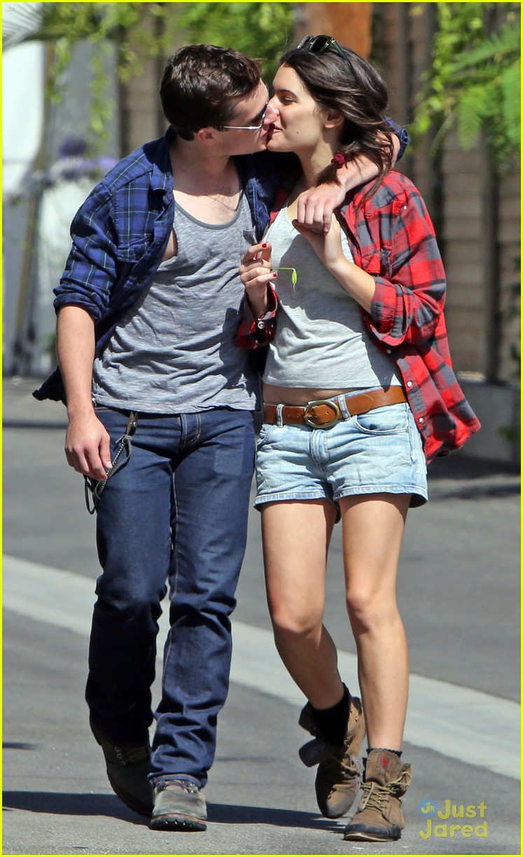 Josh Hutcherson & Girlfriend Claudia: Kiss Kiss on Motorcycle Ride