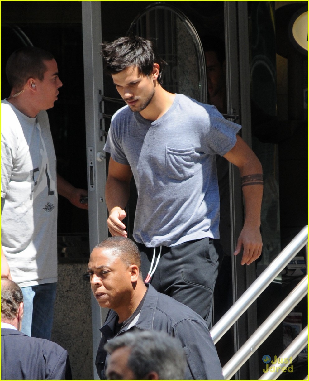 Taylor Lautner & Marie Avgeropoulos: 'Tracers' Twosome