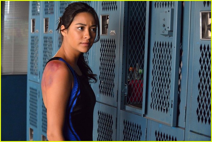 Shay Mitchell: New 'Pretty Little Liars' Tonight!