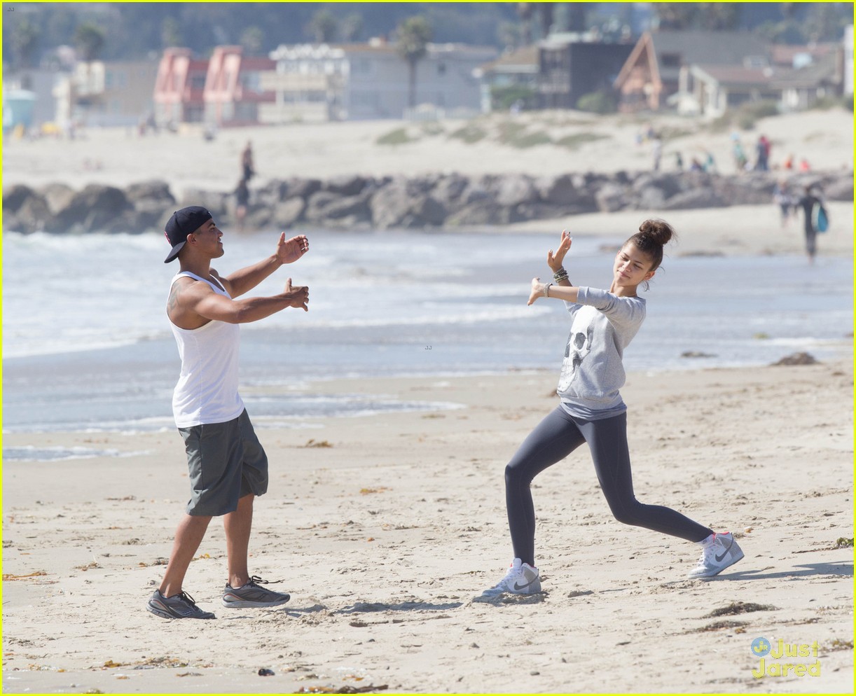 Zendaya: Beach Boxing Lesson!