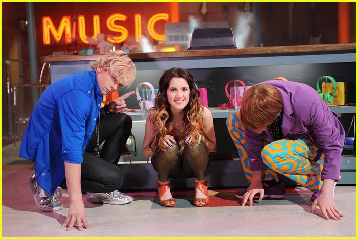 Laura Marano: 'Very Bad Dancing' on 'Austin & Ally' Tonight!