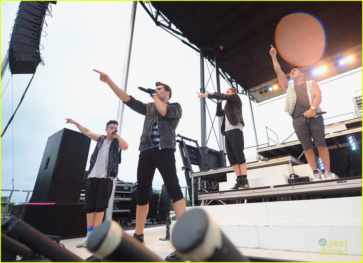 Big Time Rush Perform Free Concert for Newton Families